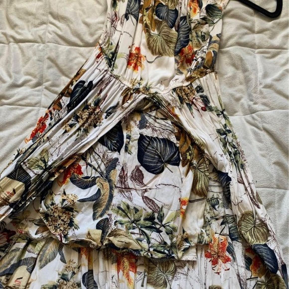 Flowy Floral Romper dress - Picture 4 of 4